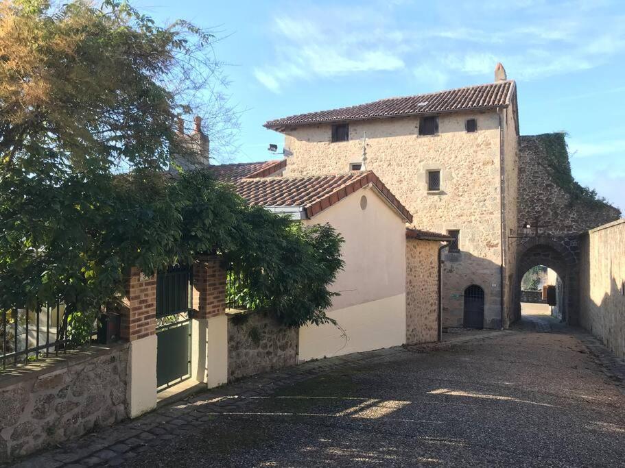 Du Haut Des Remparts Brigueuil Екстер'єр фото